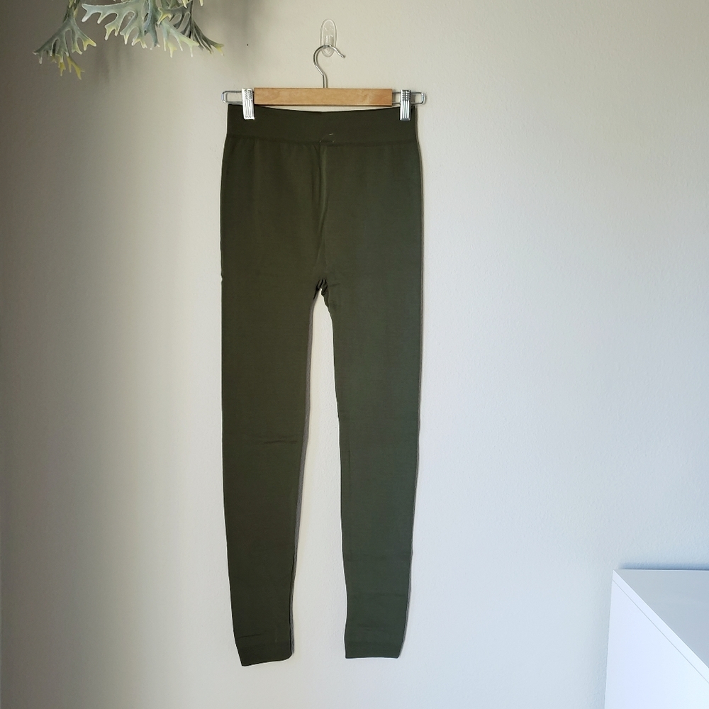 ❗SOLD OUT❗High Rise Fleece Lined Leggings - Picture 4 of 10